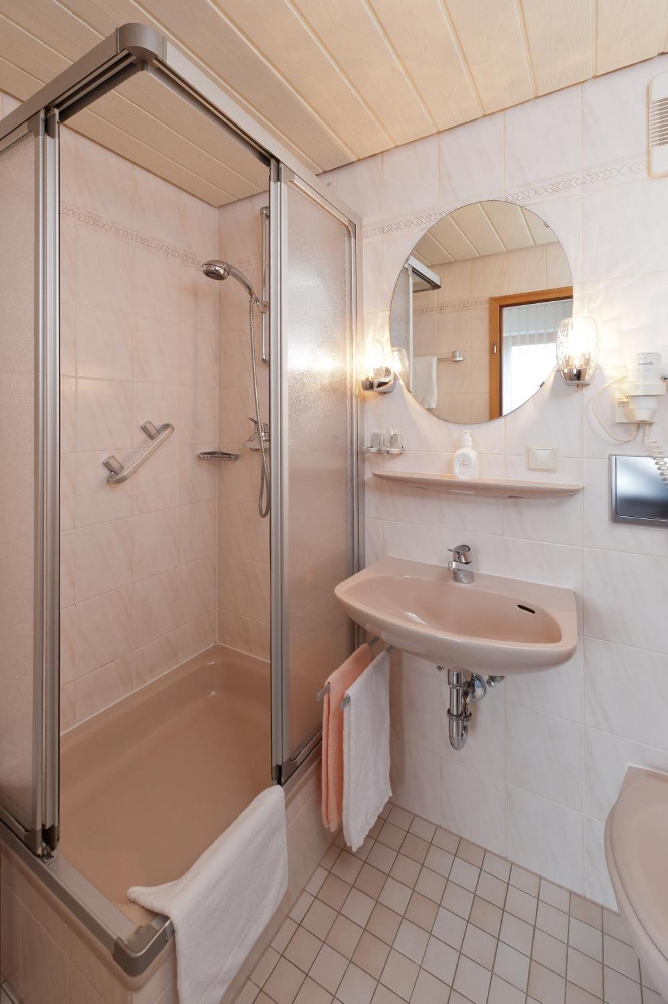 Sindersdorfer Hof Otel Hilpoltstein Dış mekan fotoğraf